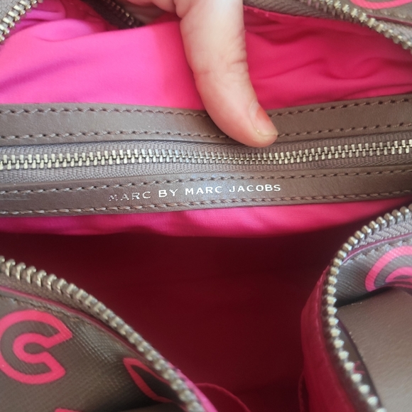 MARC JACOBS Boston Bag Great bag, color! Silver Hardware